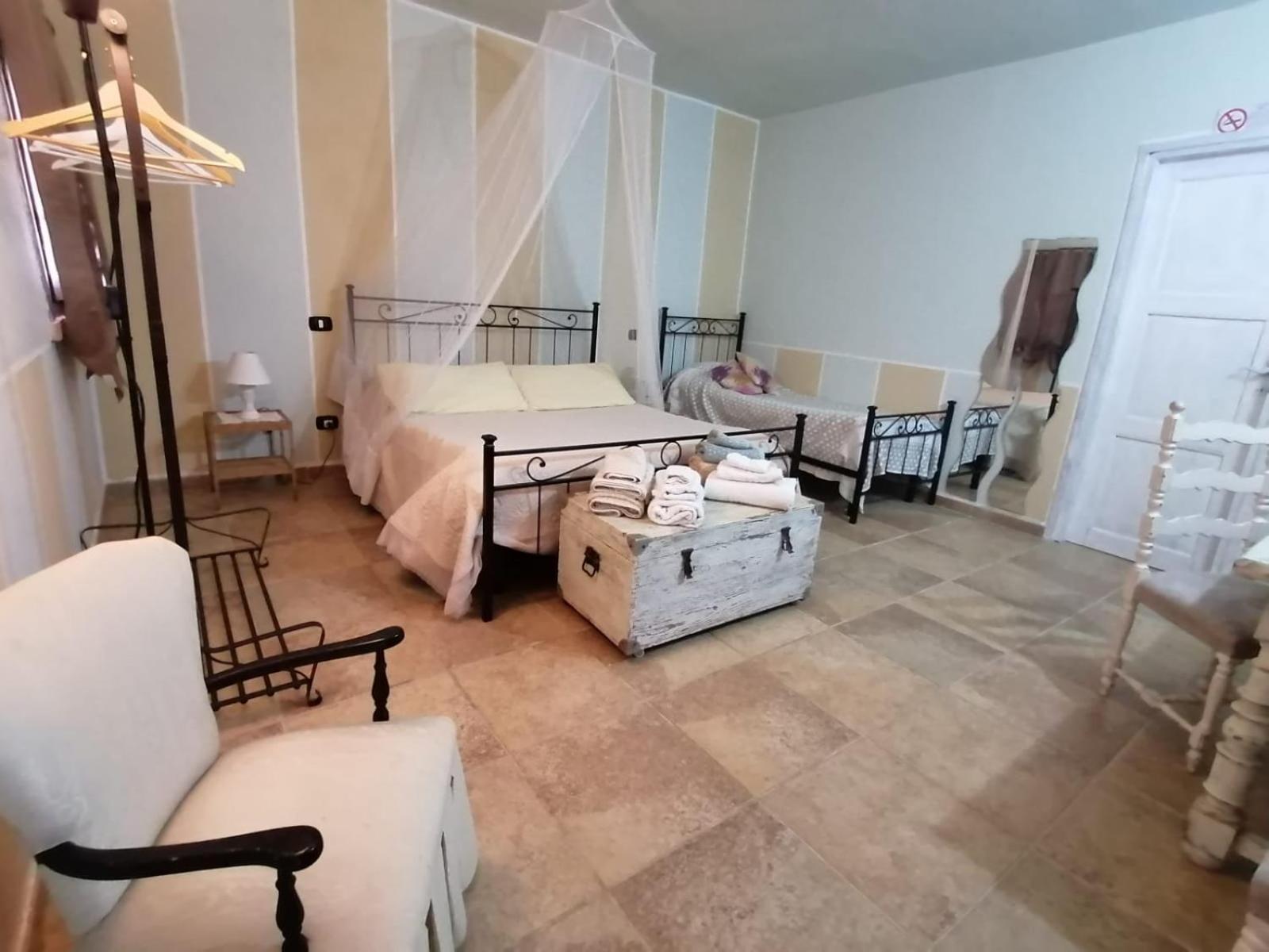 Casale Cavatella Bed & Breakfast Sermoneta Exterior photo