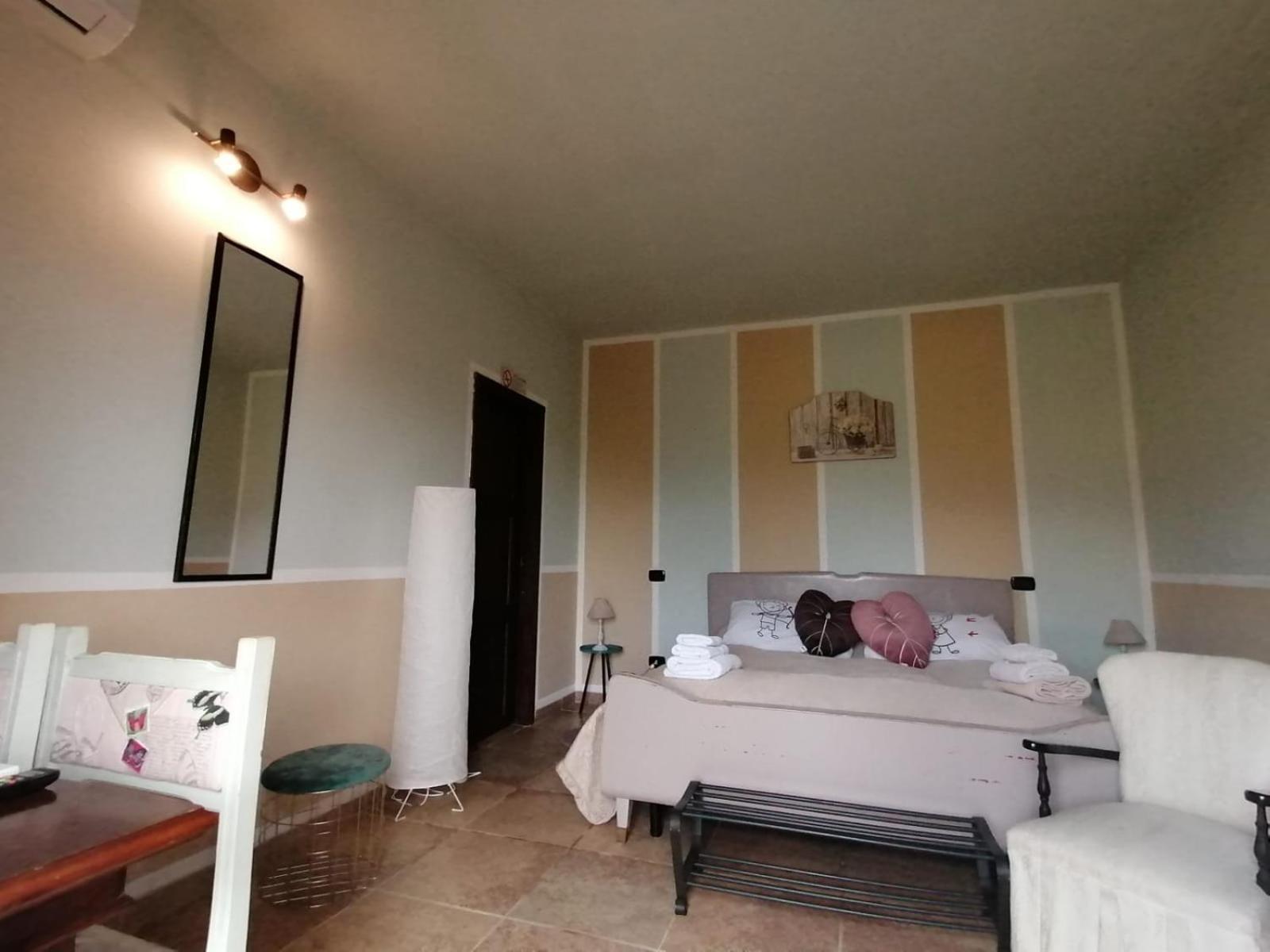 Casale Cavatella Bed & Breakfast Sermoneta Exterior photo