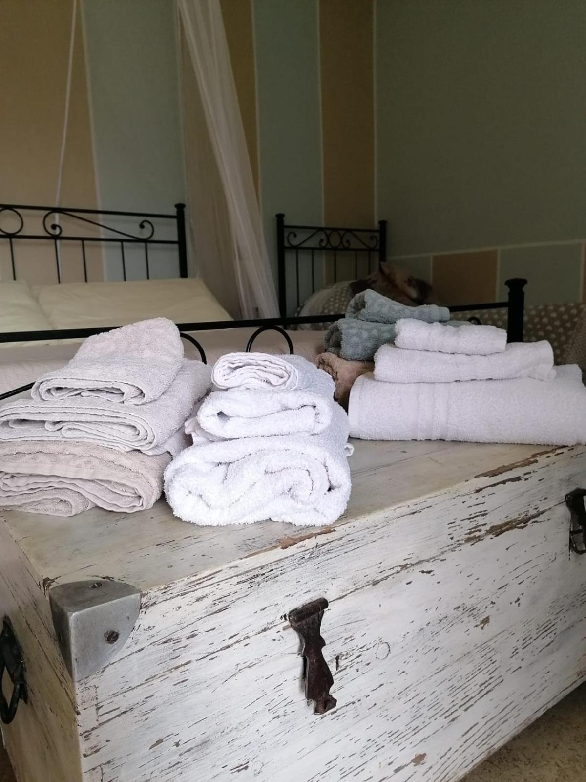 Casale Cavatella Bed & Breakfast Sermoneta Exterior photo